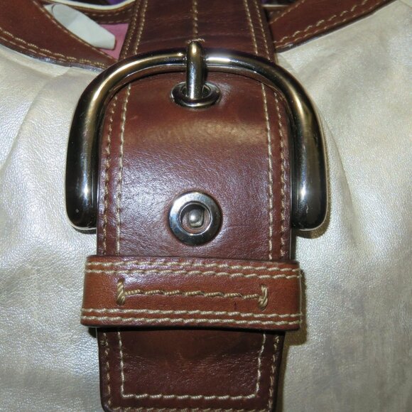Coach 2010 Soho Lynn Hobo Buckle Bag in Pearlescent White Brown Leather Trim - Picture 9 of 14